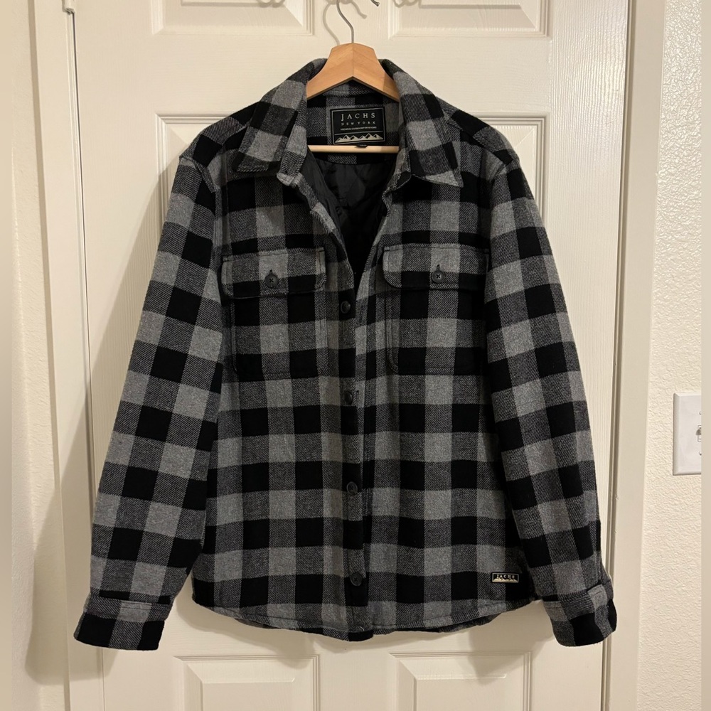JACHS BUTTON UP